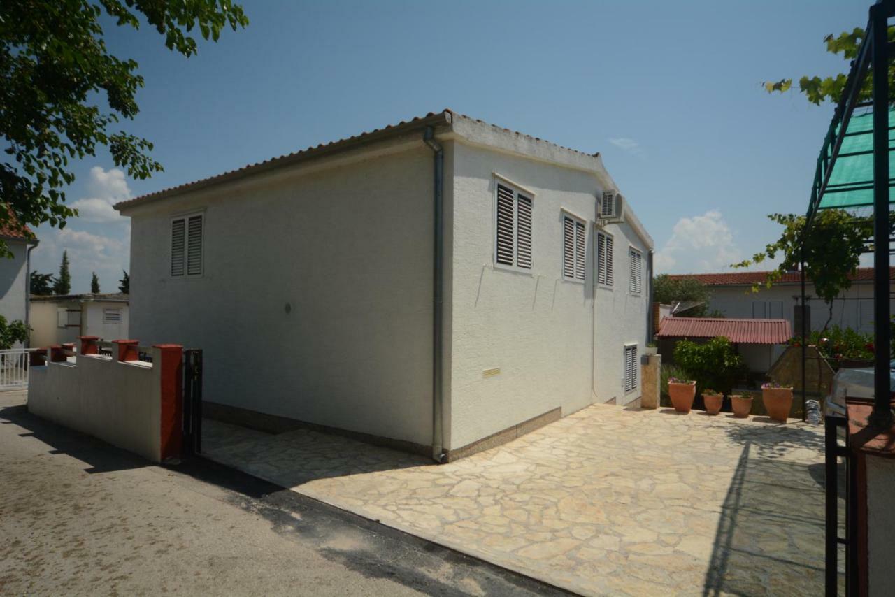 Apartments Haus Hagen 希贝尼克 外观 照片