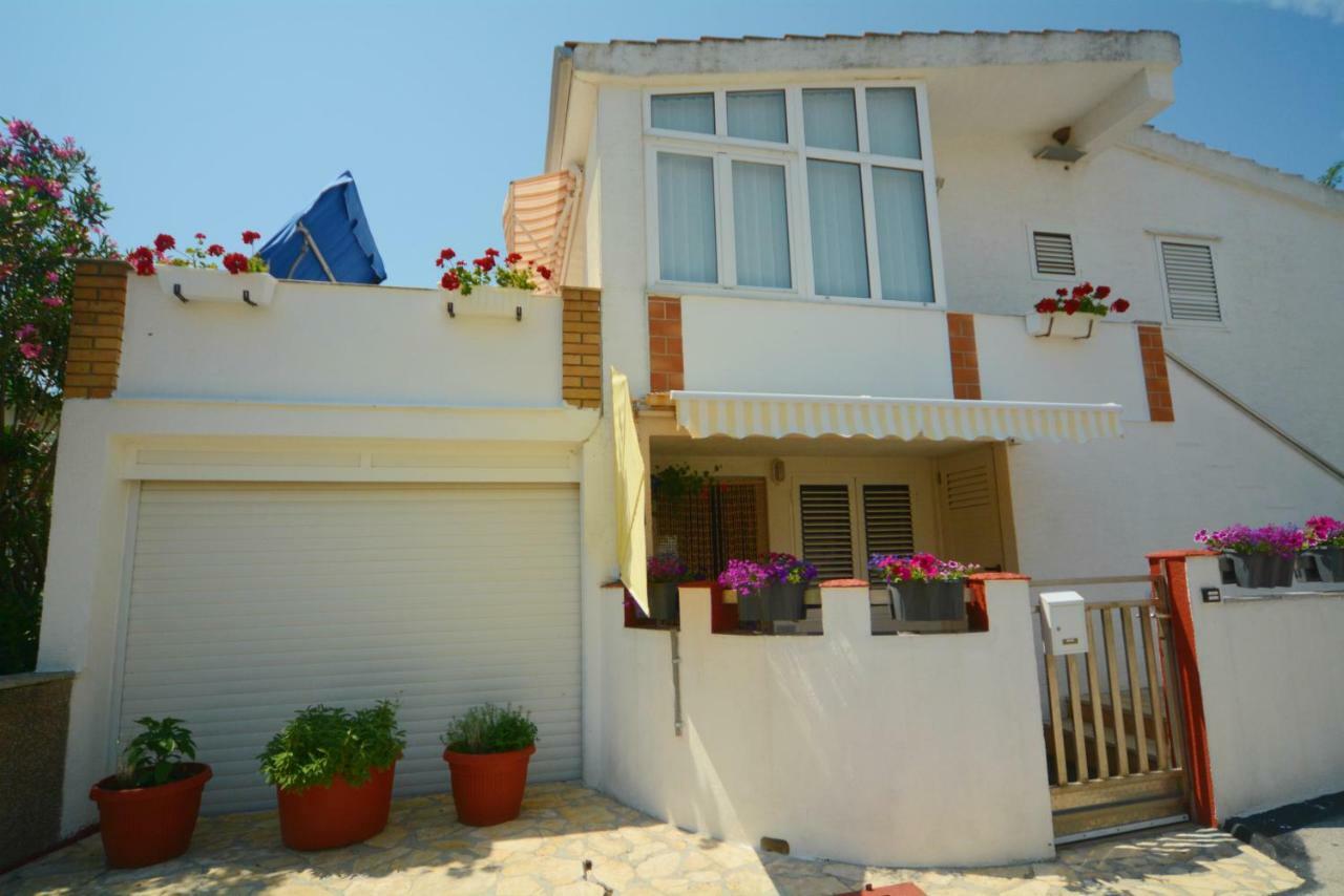Apartments Haus Hagen 希贝尼克 外观 照片